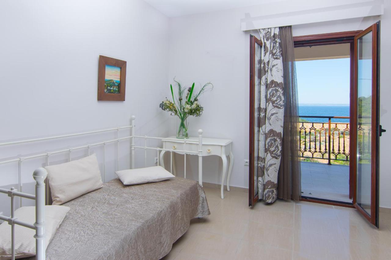 Armonia Seaside Villa